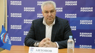 Генсовет "ЕР" согласовал кандидатуру Алексея Антонова на должность сенатора