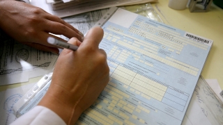 Работодателей избавят от обязанности оплачивать больничные листы