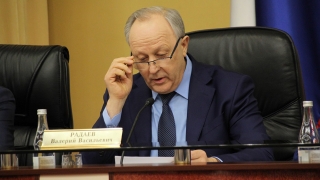 Валерий Радаев – дольщикам: "Не подождете до августа? А надо подождать!"