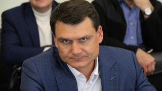 Депутат гордумы – журналисту: "Вам – только если в глаз… И по рукам. Битой!"