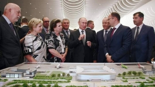 Президент наградил Александра Нерадько за вклад в саратовский "Гагарин"