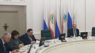 Александр Стрелюхин потребовал назвать сроки поставки 250 тысяч медицинских масок