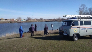 Спасатели достали из Малого Узеня тело мужчины