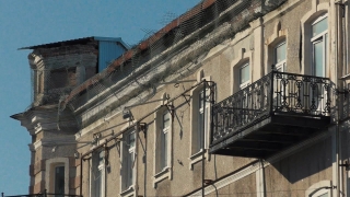 Видеосюжет. Кто спасет здание "России" от обрушения?