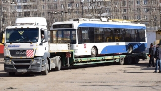 В Саратов прибыли еще три московских троллейбуса
