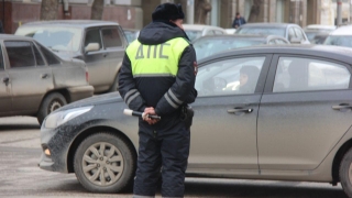 ГИБДД: "Водителей будут останавливать и уточнять маршрут движения"