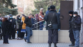 Очереди за спецпропусками в Саратове стали одной из главных федеральных тем