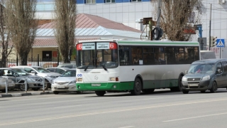 В Саратове выходит на линию только треть автобусов большой вместимости
