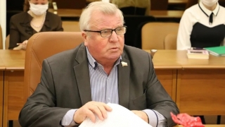 Депутаты облдумы не захотели путать День профсоюзов и борьбу с ожирением