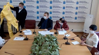 Для саратовских медиков закуплено 2700 многоразовых костюмов