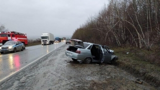 В массовой аварии под Саратовом пострадали три человека