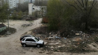 Жители дома на Миллеровской жалуются на "помойку с кучей крыс"