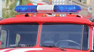 Под Татищевом семь пожарных тушили сарай