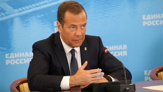 Дмитрий Медведев призвал членов "ЕР" пожертвовать зарплату медикам