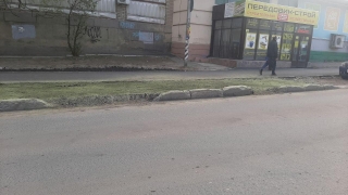Житель Ленинского района Саратова возмущен качеством ремонта тротуаров