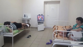 Главврач об изоляции медиков в больнице: "Мы не бросим пациентов и останемся здесь!"