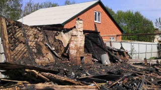 Пожилая женщина сгорела заживо во время пожара на летней кухне