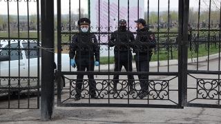 Пытался проникнуть на кладбище, беспричинно гулял по Балашову. Новые решения судов