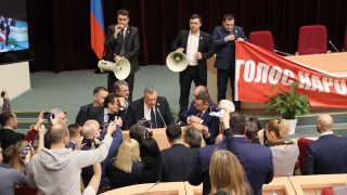 Группа депутатов облдумы предложила штрафовать коллег за мегафоны и плакаты