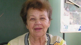 Выпускники СГУ поздравляют Инну Мнушкину с 90-летием