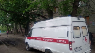 Медики госпитализировали переволновавшуюся из-за пожара женщину