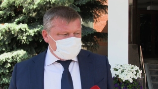 Михаил Исаев о мобильном VIP-офисе за три миллиона: "А что там незаконно?"