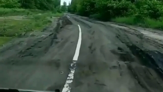 В Саратовской области на грунтовую дорогу нанесли разметку