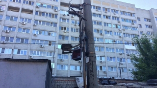 Из-за возгорания трансформатора пострадали припаркованные машины
