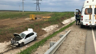 У Расловки вылетел в кювет "Логан". Водитель в больнице
