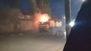 Ночью на кольце "Молочки" загорелась уборочная машина