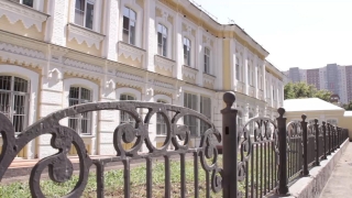 Авторы петиции просят Валерия Радаева возобновить работу Первого роддома