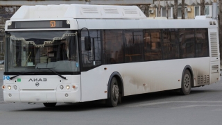 На Астраханской водитель 53-го автобуса сбил пожилого пешехода
