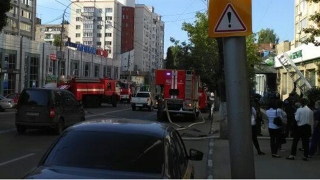 В центре Саратова тушили пожар в отделении "Сбербанка"