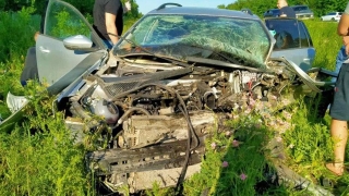 В аварии под Саратовом погиб водитель и пострадали пассажиры