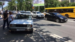 На проспекте 50 лет Октября женщина не дошла до перехода и погибла