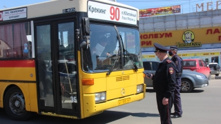 Жительница Саратова упала в 90-м автобусе и оказалась в больнице