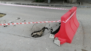 Читатели: "В центре Саратова асфальт уходит из-под ног"