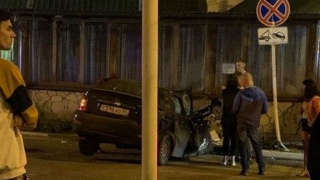 Ночью в Энгельсе не разъехались "Форд" и "Приора". Есть пострадавшие