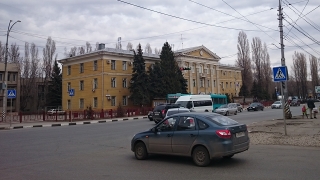 Иномарка сбила женщину под окнами администрации Заводского района