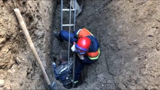 На Вольском тракте саратовца засыпало грунтом. Мужчина госпитализирован