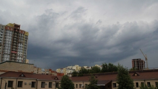 Саратовцев ждет жаркое и дождливое воскресенье