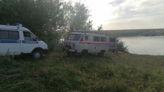 Из пруда под Ртищевом водолазы достали тело утопленника