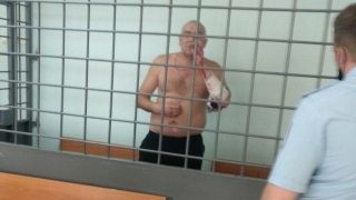 В cаратовском суде заключенный порезал вены и грозится вскрыть живот