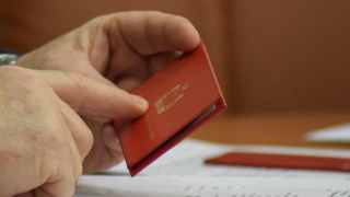 На довыборы в Саратовскую облдуму выдвинулись уборщица, пенсионер и безработный
