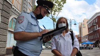 Саратов без деревьев. Полиция хотела помешать встрече профессора с журналистами