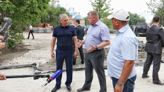 Вячеслав Володин в парке Марины Расковой: "Следите за качеством"