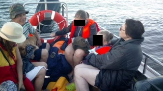 Саратовские спасатели вернули домой волжских "робинзонов"