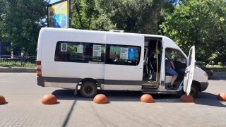 В центре Саратова 8-я маршрутка сбила женщину на переходе