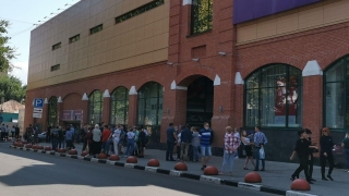 В Саратове эвакуировали ТЦ "Триумф Молл"