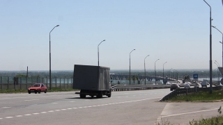 Саратовским водителям рекомендуют пересекать Волгу по мосту в Пристанном